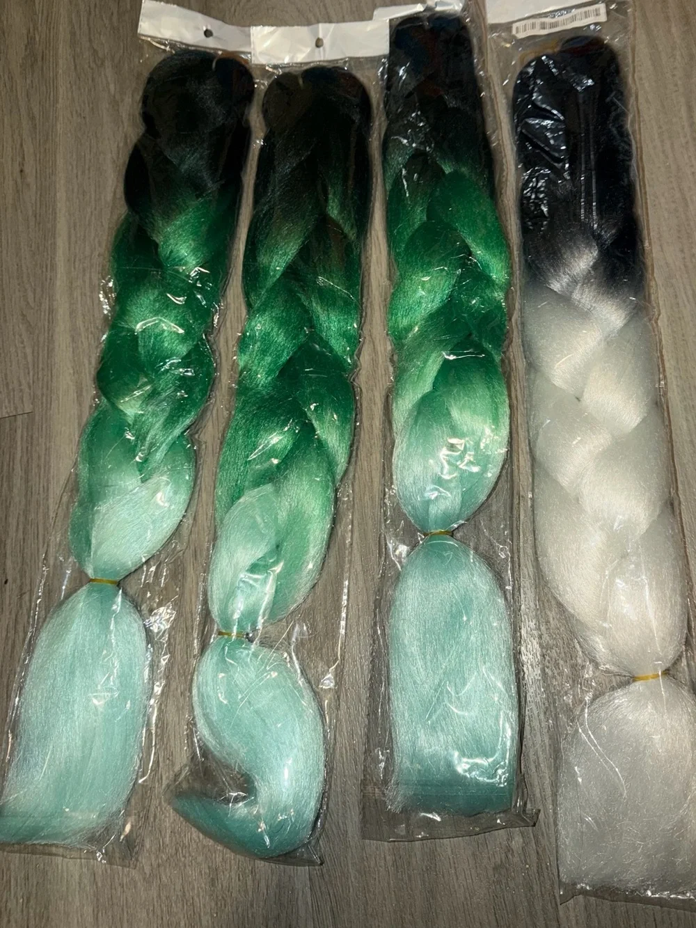 Ombre Green to Black & Mint Braiding Hair Extensions (4-Pack)